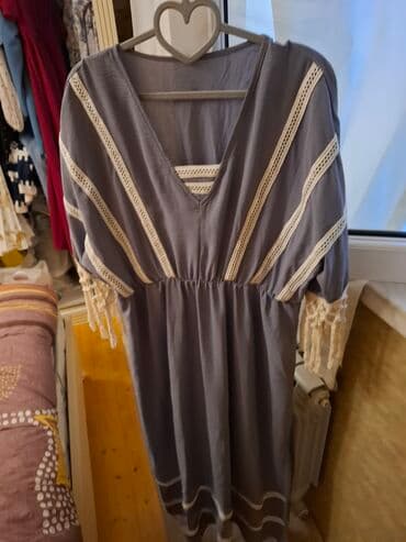 cicekli don: Ağ rəngdə, qara çiçək naxışlı, uzunqol qadın midi donu. Donun V — 9