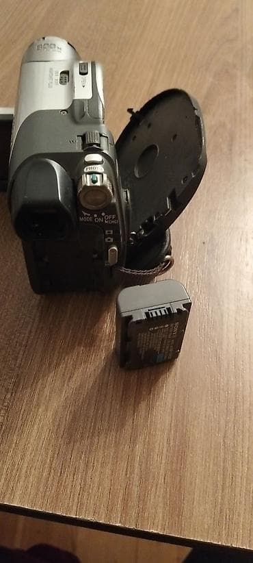 reqemsal kamera: Sony Handycam rəqəmsal videokamera adapteri yoxdu deyə işləyib — 4