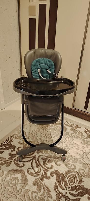 yemey masasi: Uşaq yemək stulu - Rəng: tünd boz oturacaq və karkas, qara böyük — 1