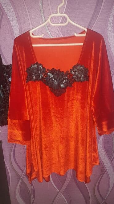 Məhsul: Qadın məxməri tuniq/kofta - Rəng: Parlaq narıncı/qırmızı ton