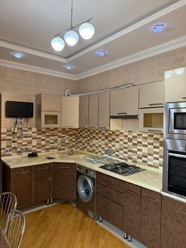 20 sahede kiraye evler: Mənzilin təqdimatı - Geniş və işıqlı salon: iri panoram pəncərə — 21