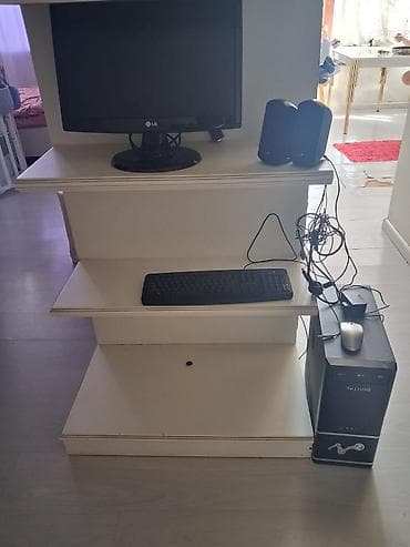 Stolüstü kompüter dəsti Tərkib: - Sistem bloku (qara korpus, ön — 4