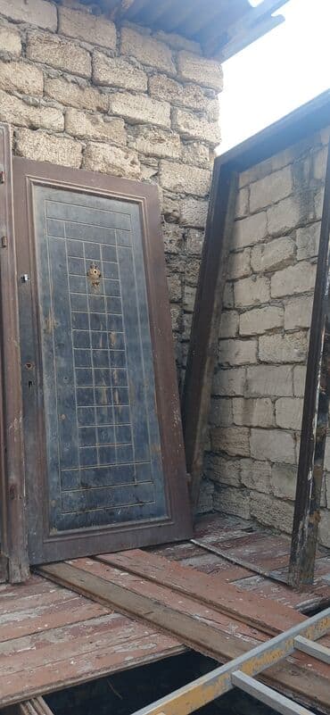 şef qaplar: Mənzil üçün İşlənmiş Giriş qapısı Glazok ilə, Zəmanətsiz, Ödənişli quraşdırma, Ünvandan götürmə — 11
