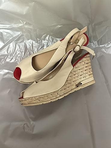 Guess, Ölçü: 37, rəng - Bej, Yeni lalafo.az -da Guess, Ölçü: 37, rəng - Bej, Yeni