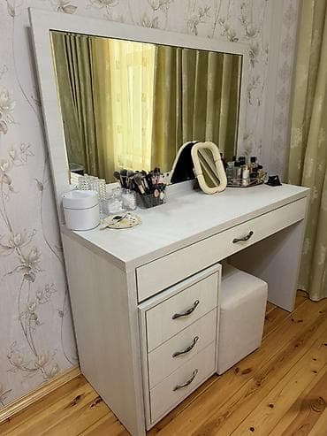 cekic 2018 cekic 2018: Ağ rəngli makiyaj masası və böyük güzgü dəsti - Rəng və material — 2