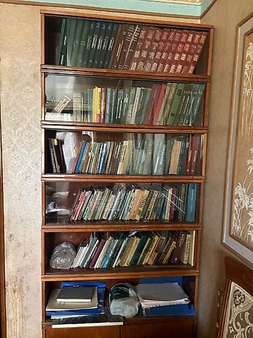 Kitab şkafı