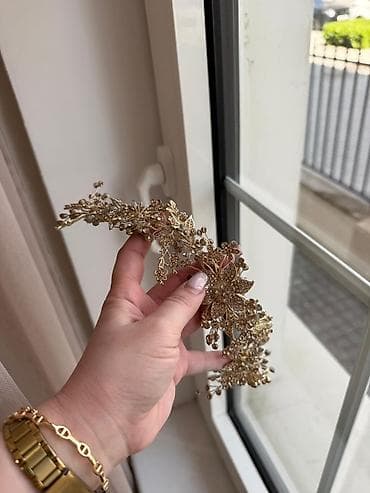 Аксессуары: Şəkildəki tac və aksesuarlar az işlənib, 10-20manat aralığıdır — 7