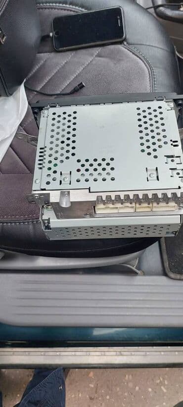 mp4 yukle: Toyota orijinal CD çeynceri, 6 ədəd CD tutur, Radio, telefon, blutuz — 4