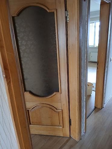 Taxta otaq qapısı – şüşəli model - Material: massiv ağac (təbii ağac