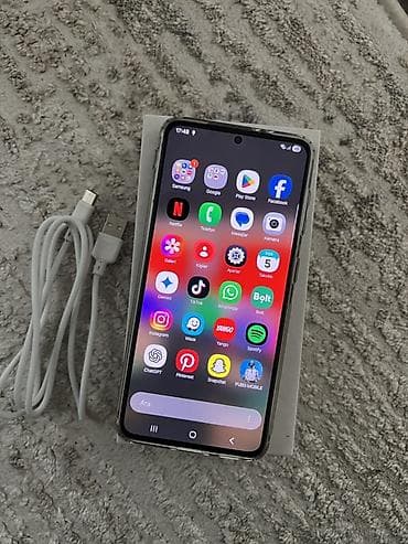 samsung telfonları: Samsung Galaxy S21 5G, 128 GB, rəng - Qara, Barmaq izi, Face ID — 3