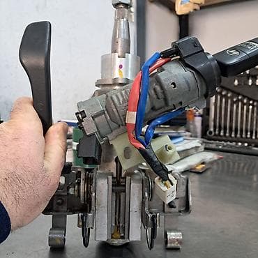 Məhsul: Avtomobil üçün sükan sütunu komplekti və açarlı alışdırma