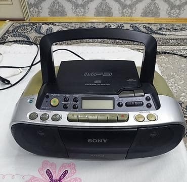 musiqi merkezi: Sony CFD-S03CP portativ audio mərkəzi Tam işləkdir. CD kaset radio — 3