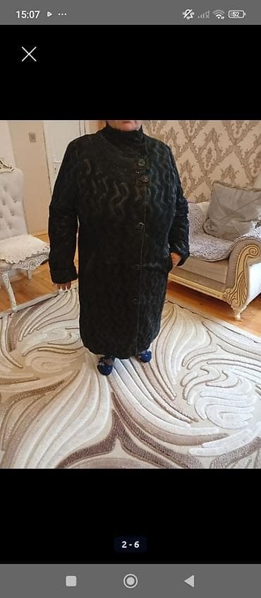 Qadın üçün isti qış plaşı - Rəng: tünd (qara-tünd yaşıl tonlarında)