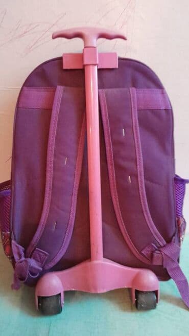 təkərli məktəb cantası: İşlənmiş məktəbli çantaları satılır. Təkərli. 2 ədəd var. Çantalar — 2