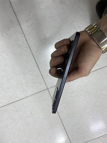 iphone 11 pro islenmis: Redmi smartfon - Korpus: mat tünd-boz rəng, düz kənarlı dizayn, sağ — 3