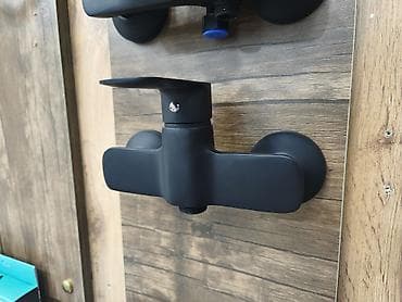 su radiator: Mat qara rəngdə duş/hamam qarışdırıcısı (divara montaj) - Minimalist — 1