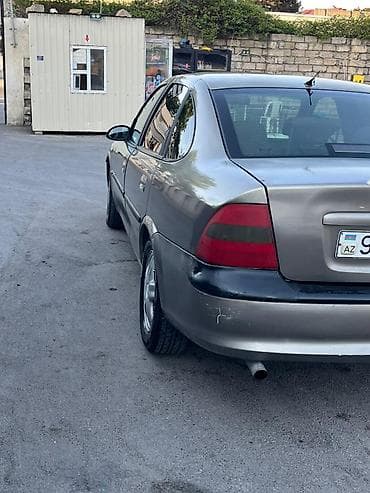 Opel Vectra: 2 l | 1997 il 337000 km Sedan — 2