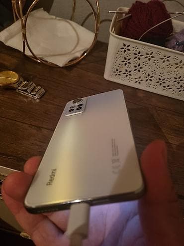 2.el macbook: Redmi Note 12 Pro, 256 GB, rəng - Ağ, Face ID — 3