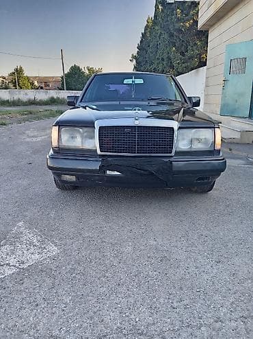 opel astra k: Mercedes-Benz W124: 2 l | 1990 il Sedan — 1