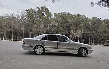 mersedes 190 ehtiyat hissələri: Mercedes-Benz E-Class sedan (W210, gümüşü rəng) Xüsusiyyətlər: - — 7