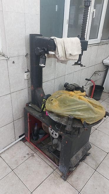 Şin söküb‑taxma aparatı - Avtomobil təkərlərinin sökülməsi və