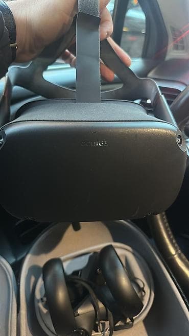 çant: Oculus (Meta) VR dəstı Məhsulun tərkibi: - VR qulaqcığı (başlıq) – — 9