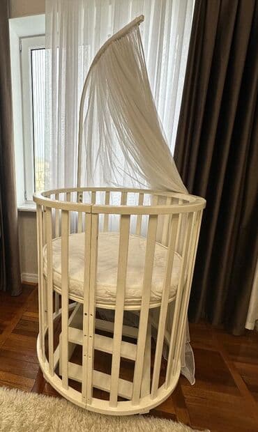 oğlan xoncası: Transformer uşaq beşiyi. yığılı halda 60x60sm, açıldıqda 120x60sm 2 — 3