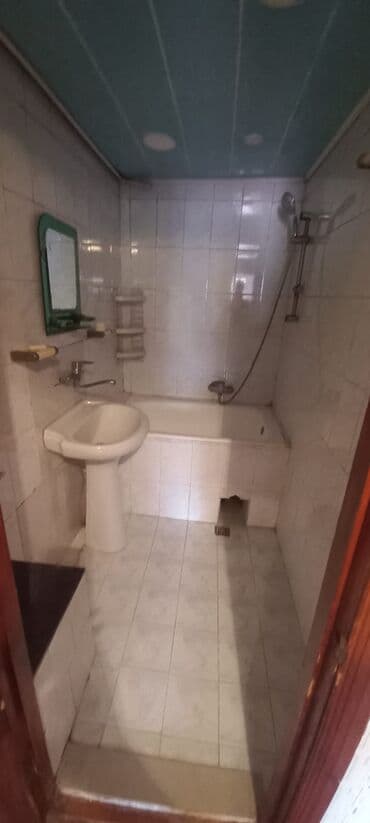 sumqayit bina evi: Xırdalanda 5 nömreli məktəbin yanında olan 5 mərətbeli binain 6 daş — 20