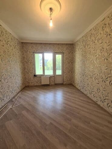 9 ci mikrorayon satilan evler: Bakı, 3 otaqlı, Köhnə tikili, m. Xalqlar Dostluğu, 82 kv. m — 4