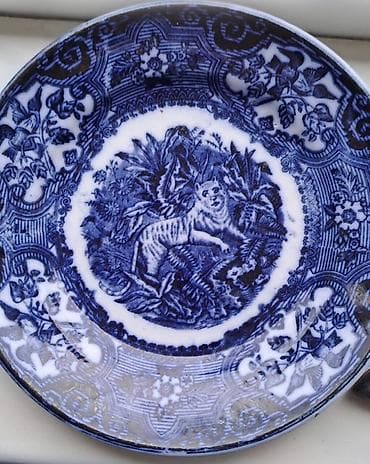 russian blue: Antik mavi-ağ naxışlı boşqab(qiymet 1 edede aiddir) - Material — 1