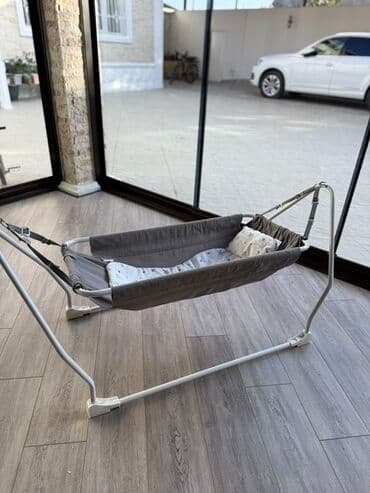 Oğlan və qız üçün, Beşik, Dəstsiz, Matras ilə, Yellənmə mexanizm ilə lalafo.az -da Oğlan və qız üçün, Beşik, Dəstsiz, Matras ilə, Yellənmə mexanizm ilə