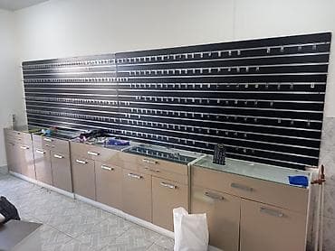 Аренда оборудования: Mağaza üçün vitrin və slatwall asqı sistemi - Divar tipli slatwall — 1