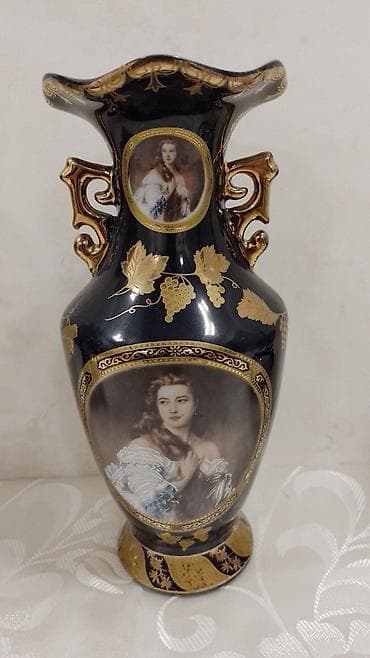 ev saati: Bir vaza, Keramika — 1