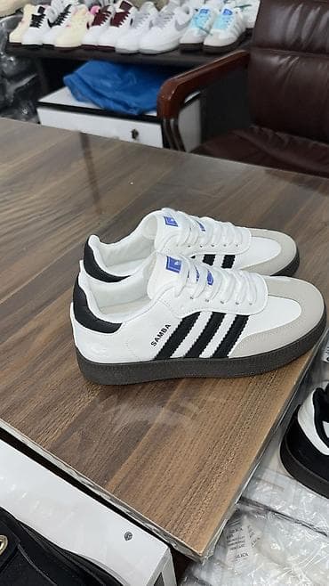 ag krasovkalar: Məhsul: Unisex idman ayaqqabısı – “Samba” stili - Rəng: ağ üst, qara — 1