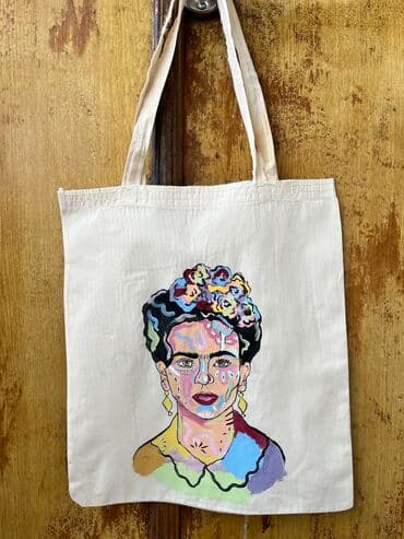 iqos qiymətləri: Əl işi çanta, boya ilə. Frida Co. Qiymət 25 manat. Əlaqə üçün whatsApp — 2