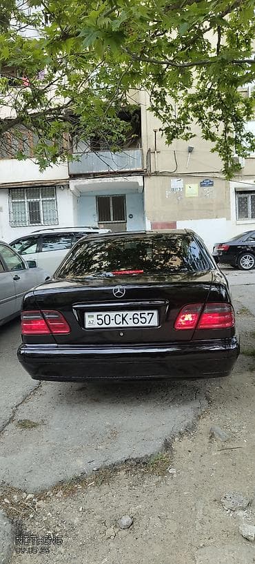 kon: Mercedes-Benz E-Class: 2.7 l | 2000 il Sedan — 2