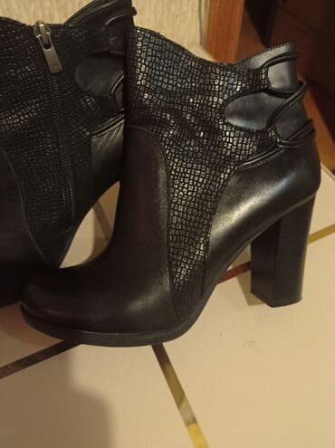 Ölçü: 40, rəng - Qara, İşlənmiş lalafo.az -da Ölçü: 40, rəng - Qara, İşlənmiş