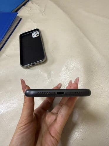 Audi: IPhone 11, Qara — 6