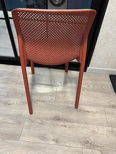 kubik daş: Plastik kafedra – müasir dizayn, tünd terrakota rəngi - Material — 1