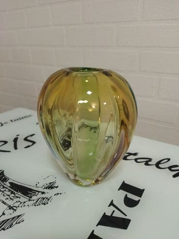 Bir vaza, Bogem şüşəsi