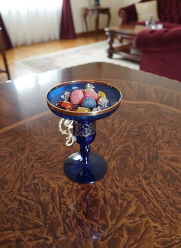 evde qırmızı şam yandırmaq: Kohne Çex BOHEMIA wamdan, çati singi yoxdur ela veziyyetdedir — 1