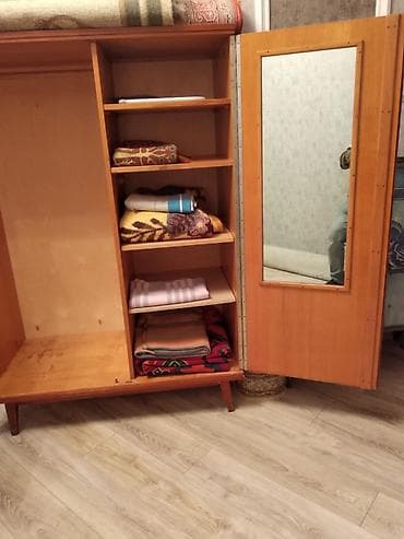 divan satilir tecili: İşlənmiş, 2 qapılı, Güzgülü, Qəhvəyi, Taxta, Açılan, Düz dolab — 2