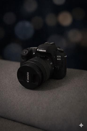 canon 50 mm: •	Canon 80D body + Canon 18-135mm lens 	•	Lens zoom funksiyalı, çox — 2