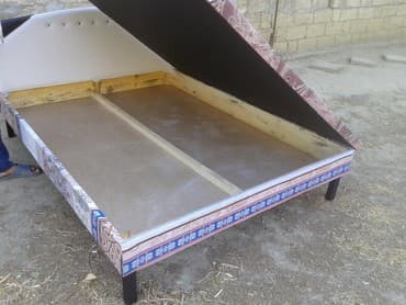 carpayı iki nəfərlik: Taxt sandigli teze 2 neferlik mohkemliyine zemanet verilir 2 neferlik- — 4