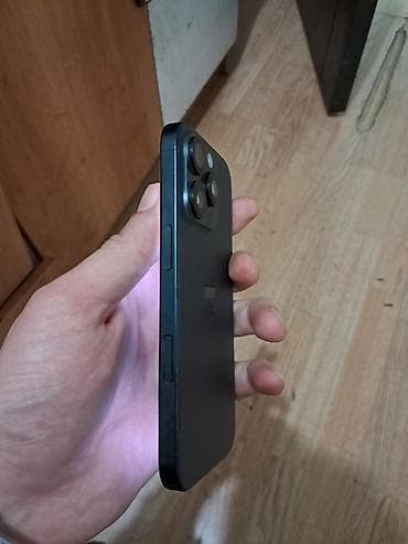 iphone 15 pro ekran: IPhone 16 Pro, 128 GB, Graphite — 5