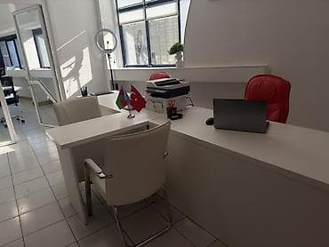 kiraye gunluk: Kollektiv iş və təlimlər üçün tam təchiz olunmuş ofis/konfrans otağı — 1