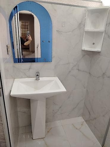 Vanna otağı üçün dəst – pedestal lavabosu, güzgü və divar rəfi -
