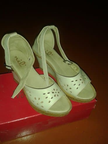 шлепанцы для бассейна: Ayaqqabi 36 razmer normal veziyyetde — 1