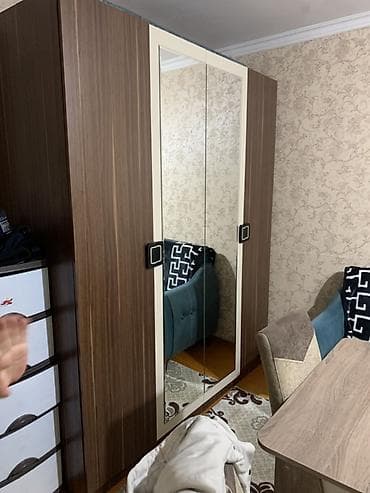 Yataq otağı mebel dəsti - 4 qapılı şkaf: Orta hissədə iki ədəd tam