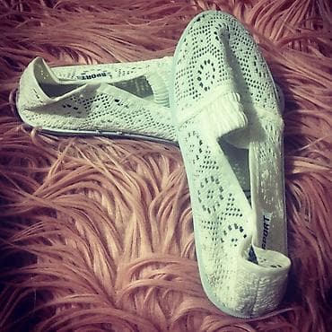 ag donlar: Ayaggabi ag rengdedi, 30 olchude, stelka 20 sm, cemi 1 defe tedbire — 4